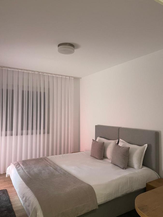Airstay Pristina Esterno foto