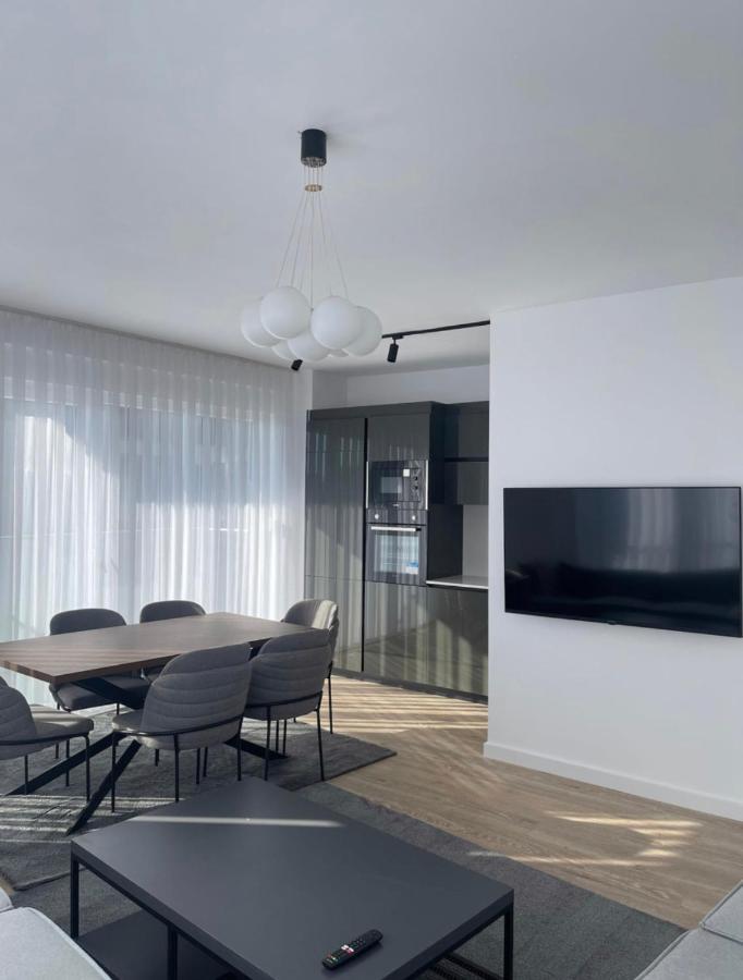Airstay Pristina Esterno foto