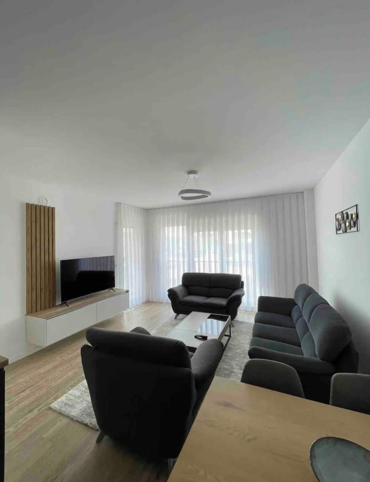 Airstay Pristina Esterno foto