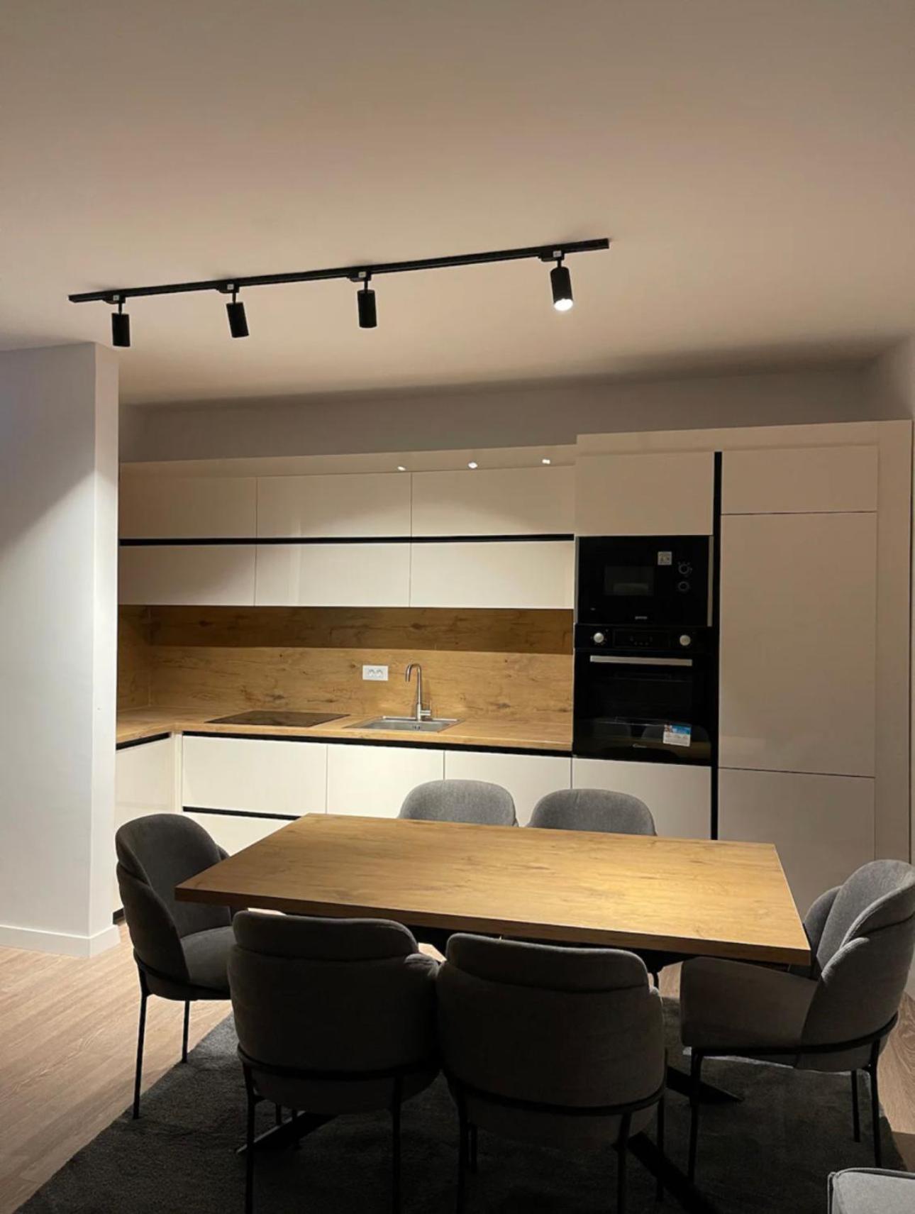 Airstay Pristina Esterno foto
