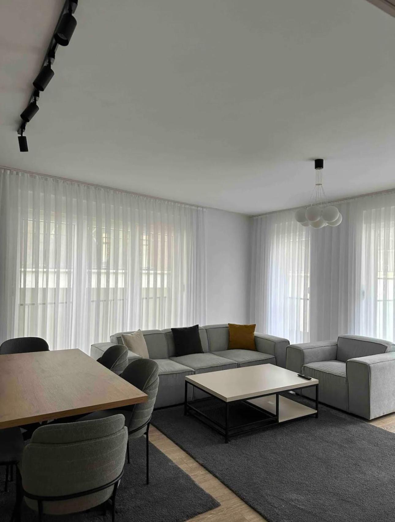 Airstay Pristina Camera foto