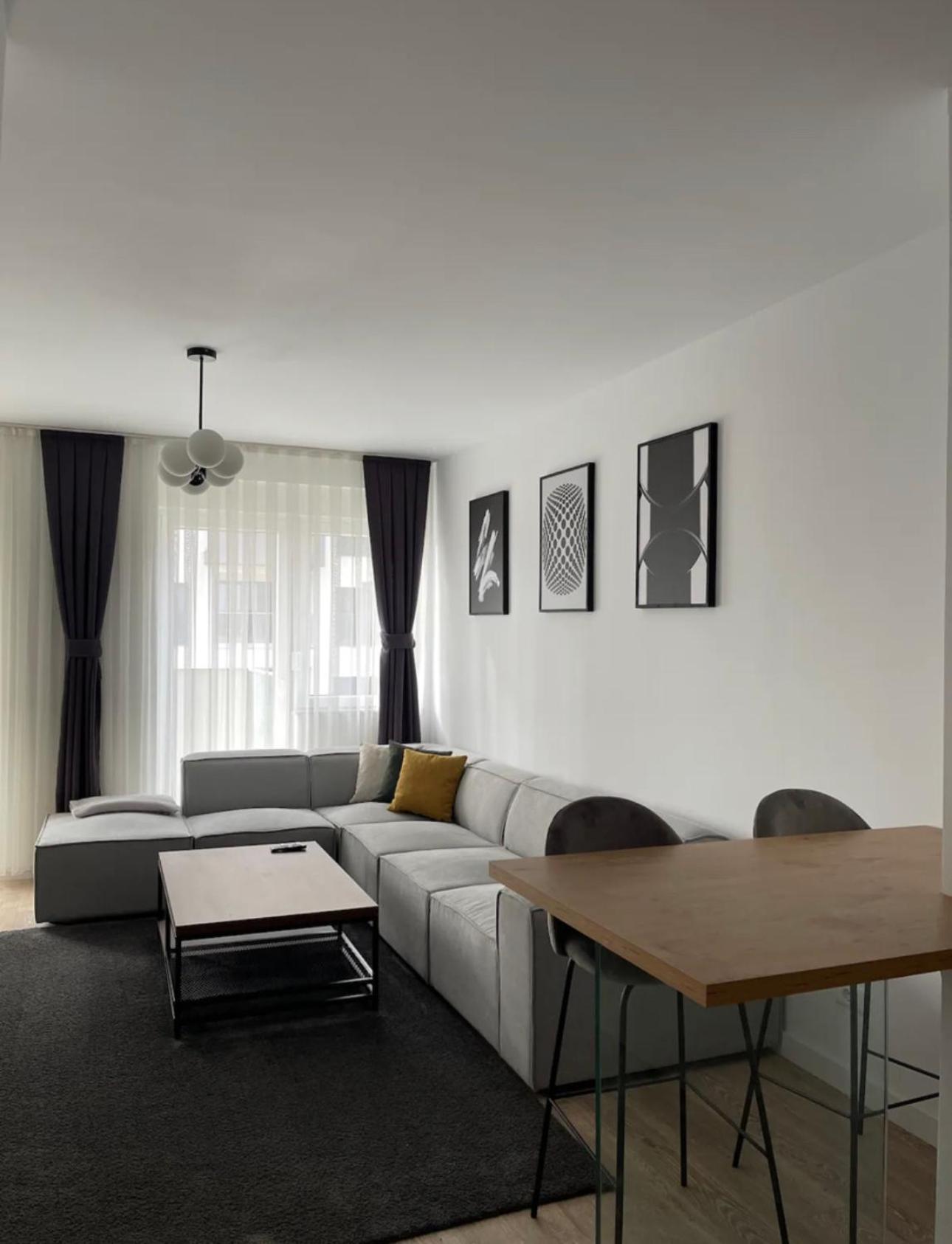Airstay Pristina Esterno foto