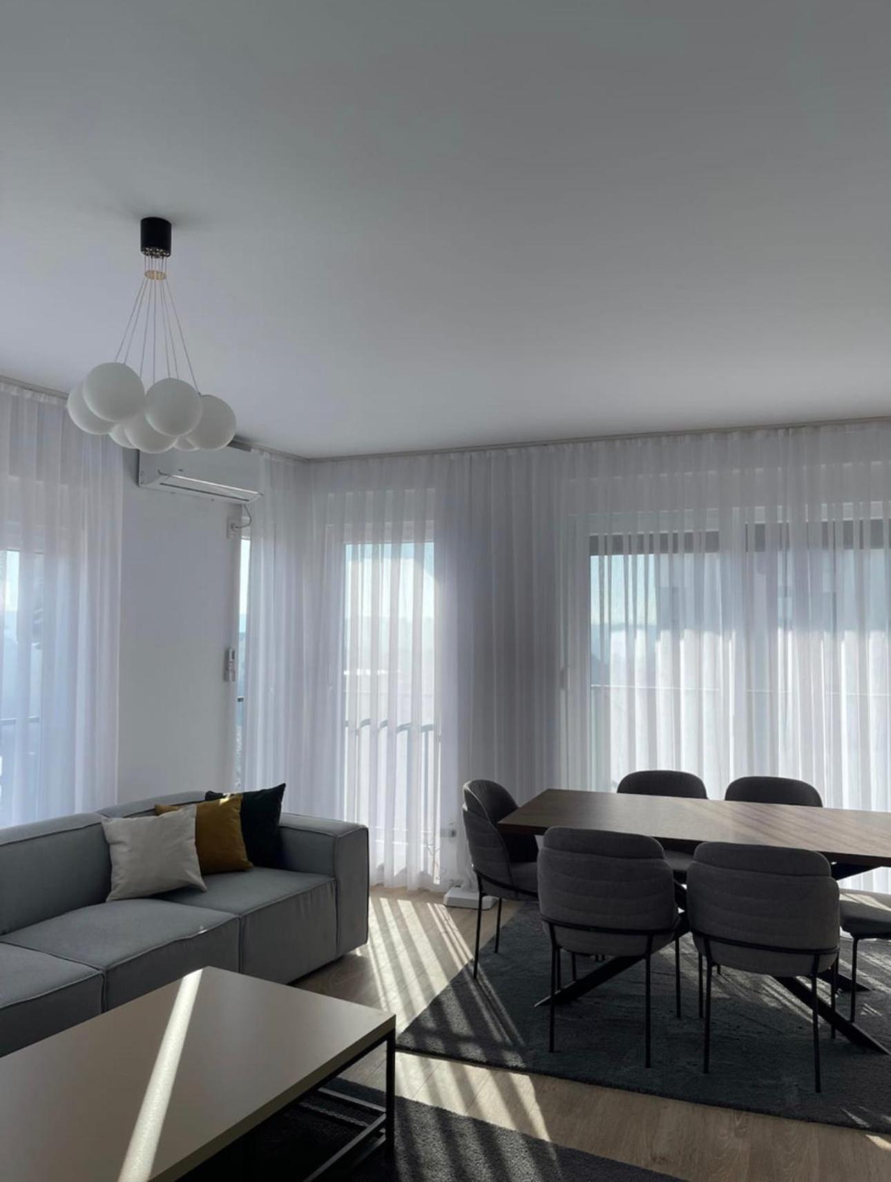 Airstay Pristina Esterno foto