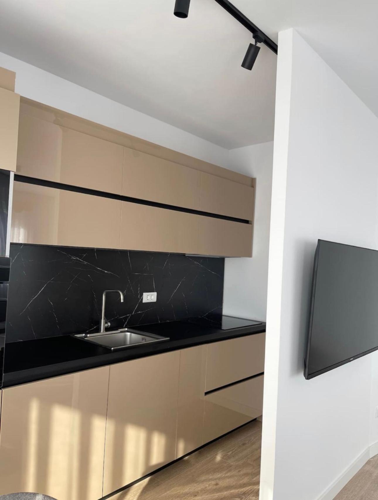 Airstay Pristina Esterno foto