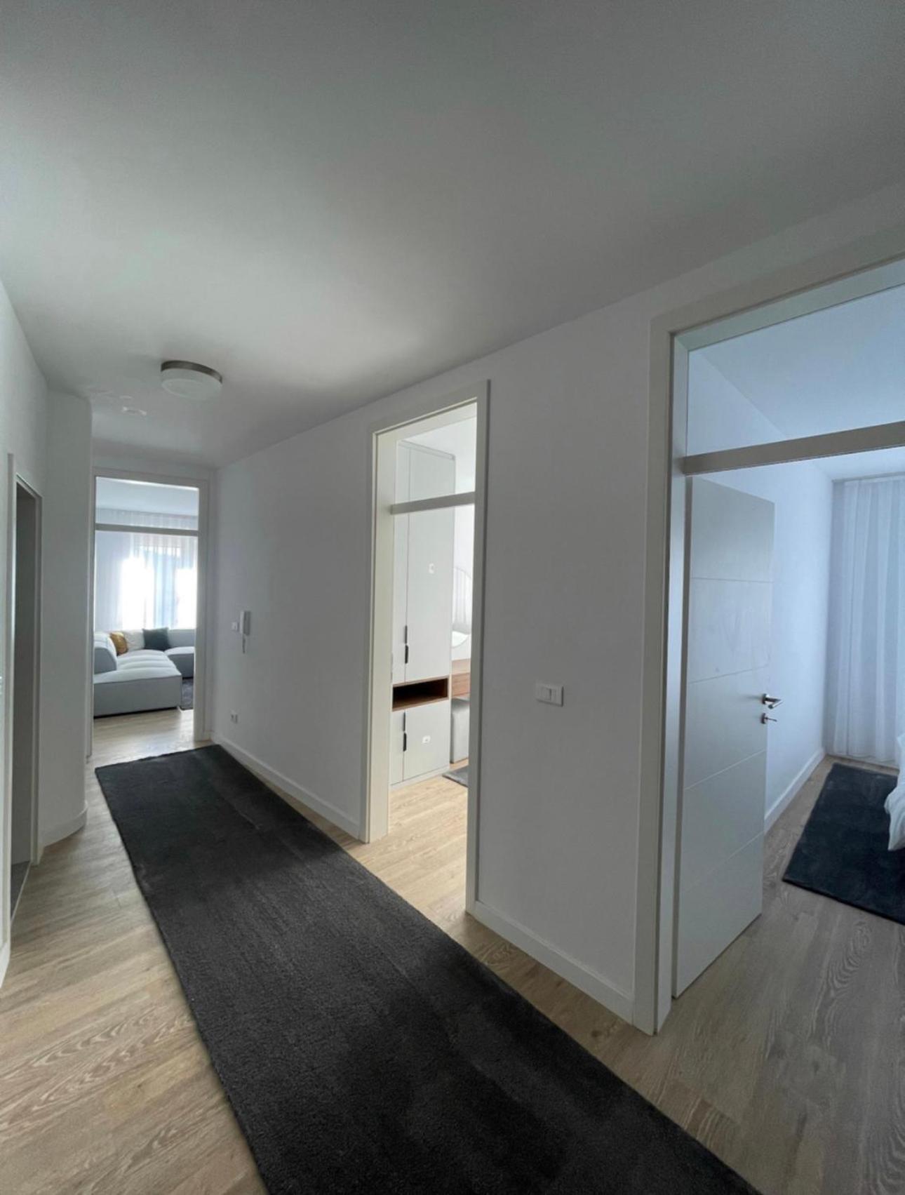 Airstay Pristina Esterno foto
