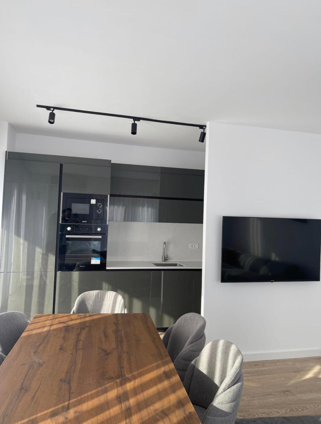 Airstay Pristina Esterno foto
